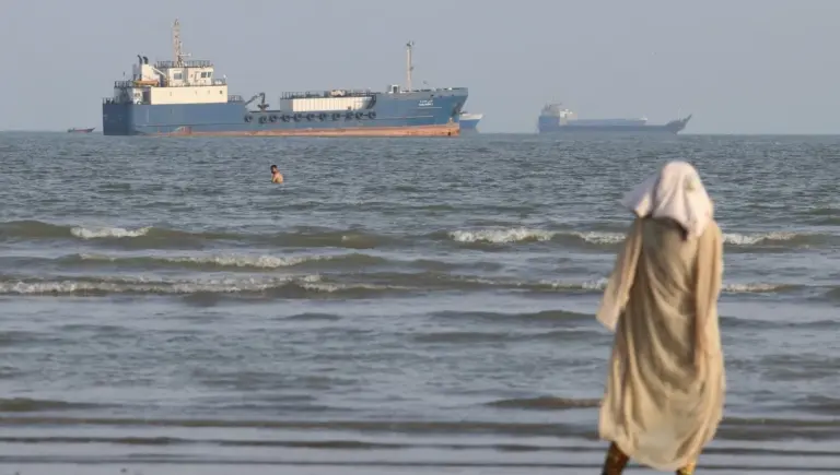 Global Energy Markets Shudder as Geopolitical Chaos Drives Crude Toward Triple Digits