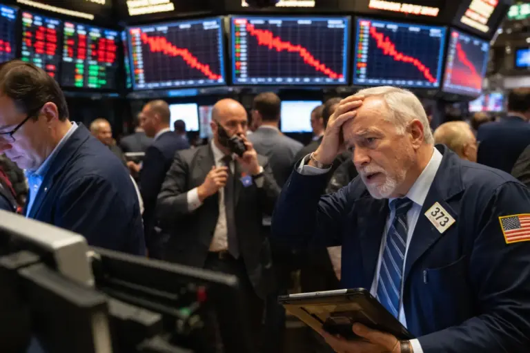 Nasdaq falls 2.6% as AI spending fears hit tech stocks, oil prices jump